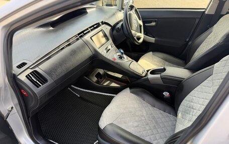 Toyota Prius, 2014 год, 1 250 000 рублей, 31 фотография