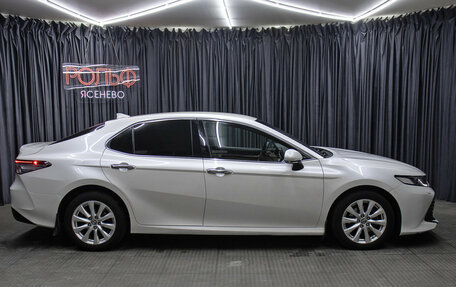 Toyota Camry, 2019 год, 2 249 000 рублей, 4 фотография