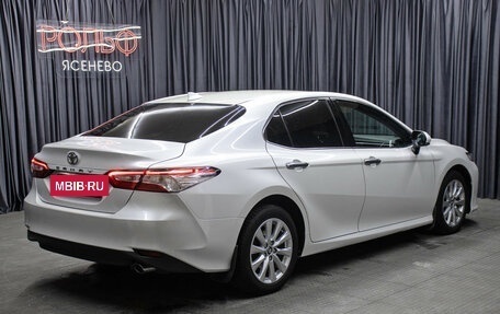 Toyota Camry, 2019 год, 2 249 000 рублей, 5 фотография
