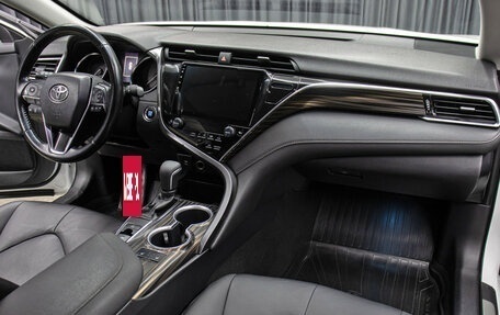 Toyota Camry, 2019 год, 2 249 000 рублей, 12 фотография