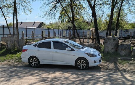 Hyundai Solaris II рестайлинг, 2013 год, 700 000 рублей, 4 фотография