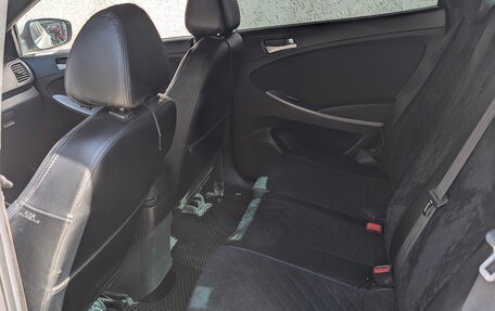 Hyundai Solaris II рестайлинг, 2013 год, 700 000 рублей, 11 фотография