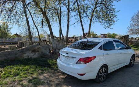 Hyundai Solaris II рестайлинг, 2013 год, 700 000 рублей, 8 фотография