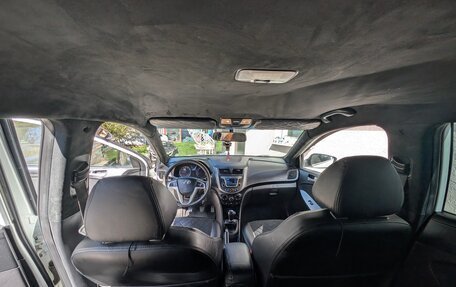 Hyundai Solaris II рестайлинг, 2013 год, 700 000 рублей, 15 фотография