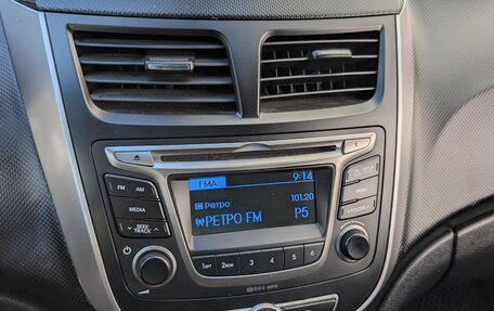 Hyundai Solaris II рестайлинг, 2013 год, 700 000 рублей, 14 фотография