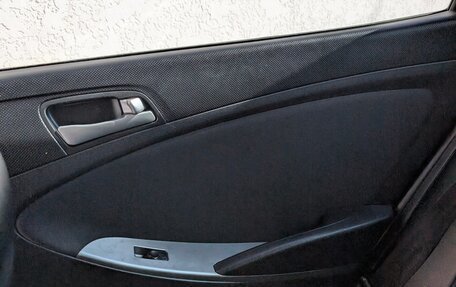 Hyundai Solaris II рестайлинг, 2013 год, 700 000 рублей, 18 фотография