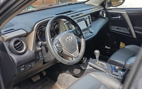 Toyota RAV4, 2013 год, 1 800 000 рублей, 2 фотография