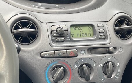 Toyota Yaris I рестайлинг, 2000 год, 300 000 рублей, 8 фотография