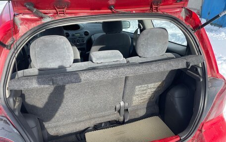 Toyota Yaris I рестайлинг, 2000 год, 300 000 рублей, 10 фотография