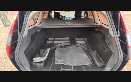 Ford Focus II рестайлинг, 2006 год, 240 000 рублей, 18 фотография