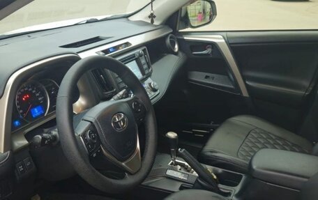 Toyota RAV4, 2015 год, 2 080 000 рублей, 6 фотография