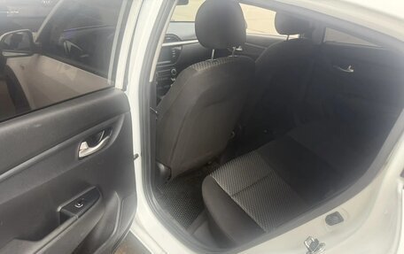 KIA Rio IV, 2020 год, 1 630 000 рублей, 6 фотография