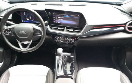 Chevrolet Trax, 2024 год, 1 790 050 рублей, 6 фотография