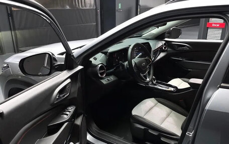 Chevrolet Trax, 2024 год, 1 790 050 рублей, 8 фотография