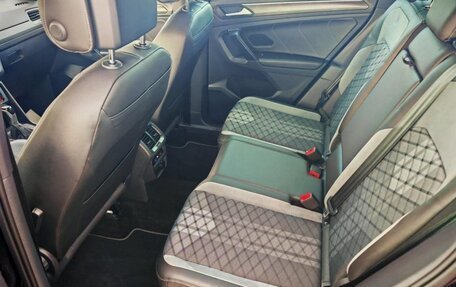 Volkswagen Tiguan II, 2021 год, 2 600 000 рублей, 13 фотография