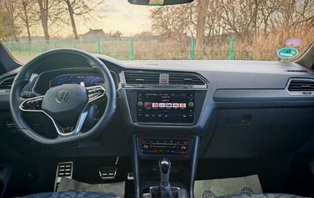 Volkswagen Tiguan II, 2021 год, 2 600 000 рублей, 11 фотография