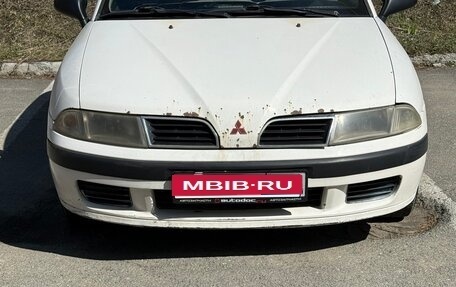 Mitsubishi Carisma I, 2001 год, 208 000 рублей, 1 фотография