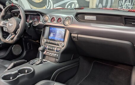 Ford Mustang VI рестайлинг, 2022 год, 7 200 000 рублей, 11 фотография