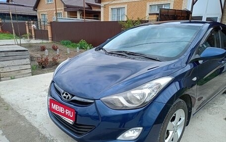 Hyundai Elantra V, 2012 год, 800 000 рублей, 3 фотография