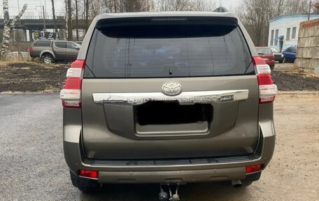 Toyota Land Cruiser Prado 150 рестайлинг 2, 2014 год, 3 000 000 рублей, 4 фотография