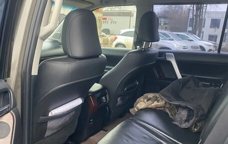 Toyota Land Cruiser Prado 150 рестайлинг 2, 2014 год, 3 000 000 рублей, 10 фотография