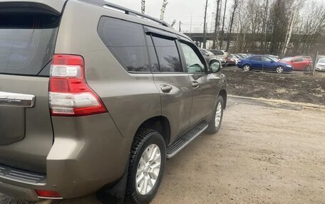 Toyota Land Cruiser Prado 150 рестайлинг 2, 2014 год, 3 000 000 рублей, 5 фотография