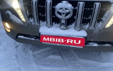 Toyota Land Cruiser Prado 150 рестайлинг 2, 2014 год, 3 000 000 рублей, 7 фотография