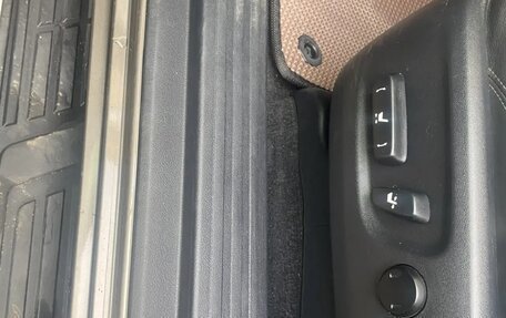 Toyota Land Cruiser Prado 150 рестайлинг 2, 2014 год, 3 000 000 рублей, 14 фотография