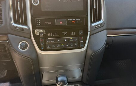 Toyota Land Cruiser 200, 2015 год, 5 650 000 рублей, 7 фотография