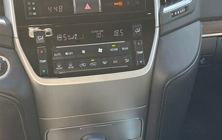 Toyota Land Cruiser 200, 2015 год, 5 650 000 рублей, 6 фотография