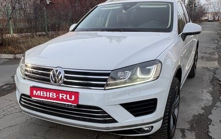Volkswagen Touareg III, 2015 год, 3 670 000 рублей, 3 фотография
