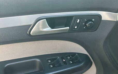 Volkswagen Touran III, 2010 год, 690 000 рублей, 8 фотография