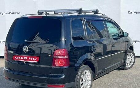 Volkswagen Touran III, 2010 год, 690 000 рублей, 6 фотография