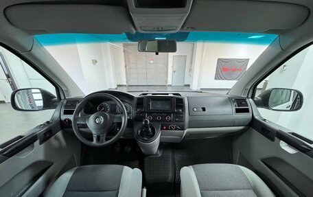 Volkswagen Transporter T5 рестайлинг, 2014 год, 2 200 000 рублей, 8 фотография