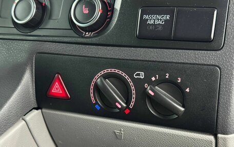 Volkswagen Transporter T5 рестайлинг, 2014 год, 2 200 000 рублей, 10 фотография