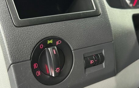 Volkswagen Transporter T5 рестайлинг, 2014 год, 2 200 000 рублей, 13 фотография