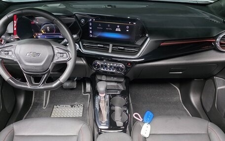 Chevrolet Trax, 2023 год, 1 620 000 рублей, 7 фотография