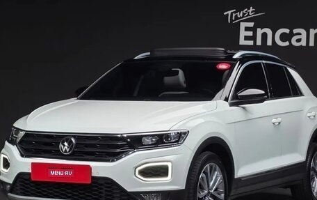 Volkswagen T-Roc I, 2022 год, 1 850 000 рублей, 1 фотография