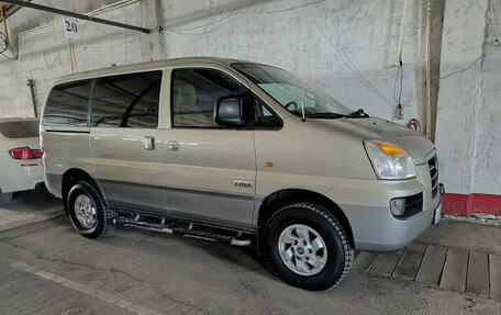 Hyundai H-1 II рестайлинг, 2006 год, 1 750 000 рублей, 28 фотография