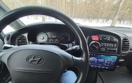 Hyundai H-1 II рестайлинг, 2006 год, 1 750 000 рублей, 25 фотография