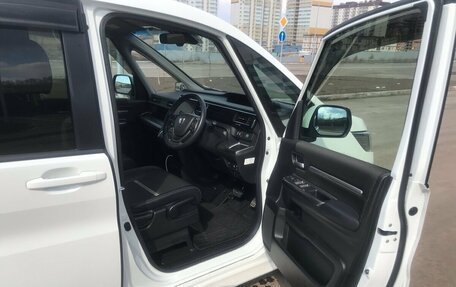 Honda Stepwgn IV, 2021 год, 1 955 000 рублей, 9 фотография