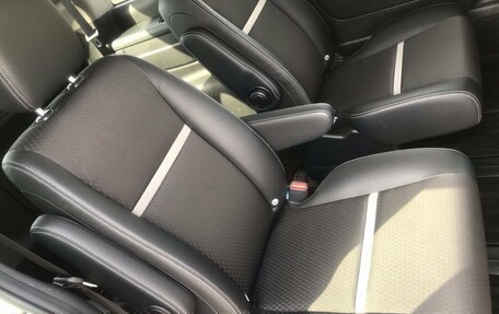 Honda Stepwgn IV, 2021 год, 1 955 000 рублей, 13 фотография