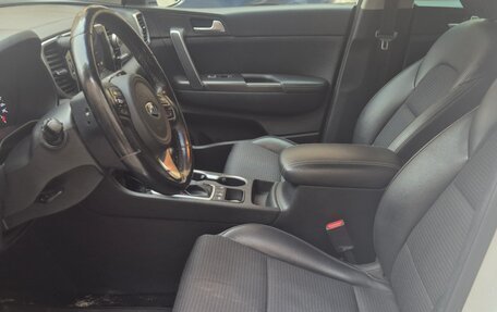 KIA Sportage IV рестайлинг, 2018 год, 1 700 000 рублей, 9 фотография