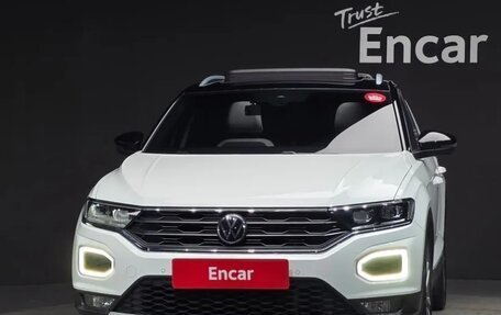 Volkswagen T-Roc I, 2022 год, 1 850 000 рублей, 3 фотография