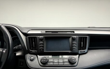 Toyota RAV4, 2018 год, 2 587 000 рублей, 12 фотография