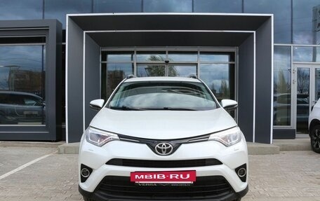 Toyota RAV4, 2018 год, 2 390 000 рублей, 2 фотография