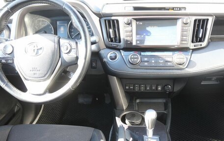 Toyota RAV4, 2018 год, 2 390 000 рублей, 7 фотография