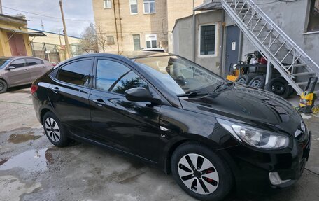 Hyundai Solaris II рестайлинг, 2011 год, 650 000 рублей, 2 фотография