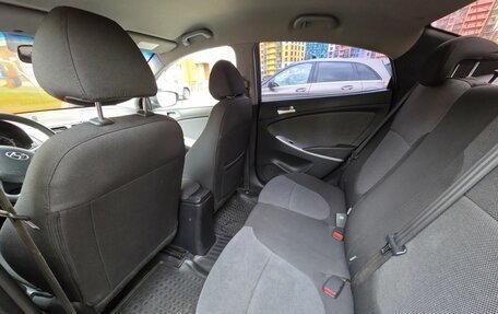 Hyundai Solaris II рестайлинг, 2011 год, 650 000 рублей, 6 фотография