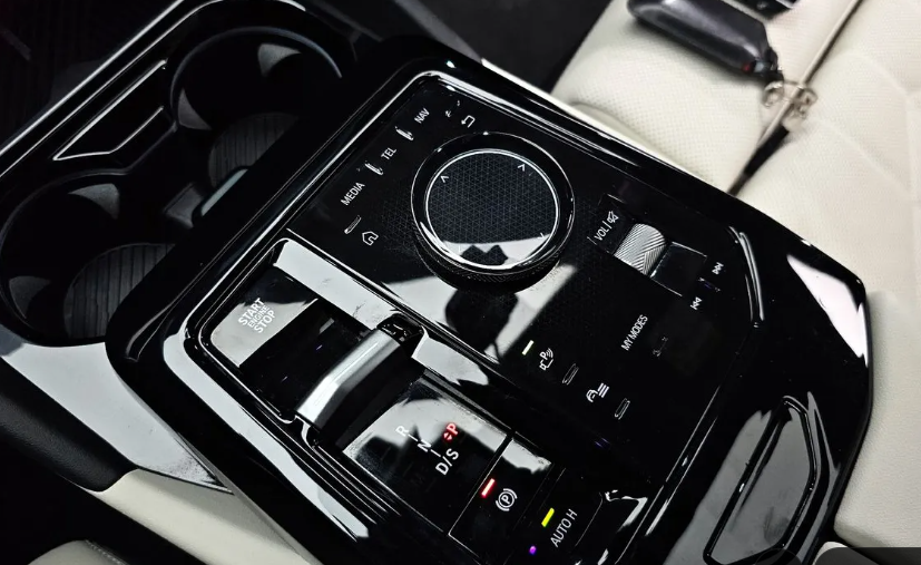 BMW 5 серия G30, 2024 год, 6 900 000 рублей, 7 фотография